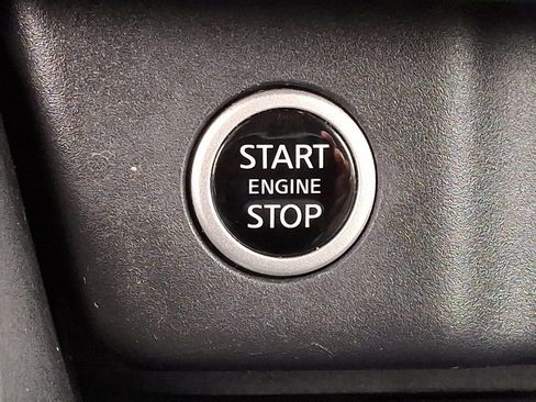 Used 2023 Nissan Rogue SV image 23