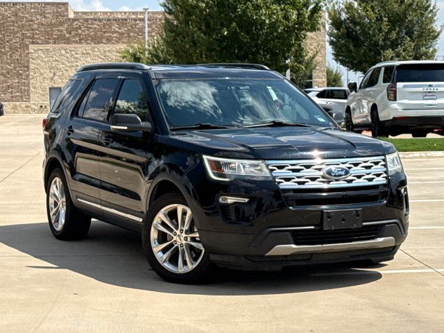 Used 2019 Ford Explorer XLT w/ Equipment Group 202A FWD image 2