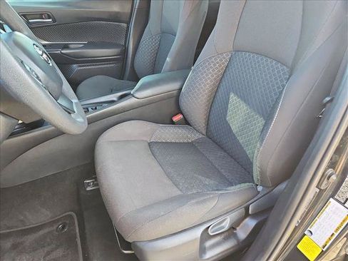 Used 2021 Toyota C-HR LE FWD image 15