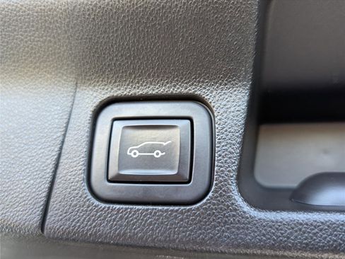 Used 2023 GMC Acadia Denali w/ Denali Technology Package image 14