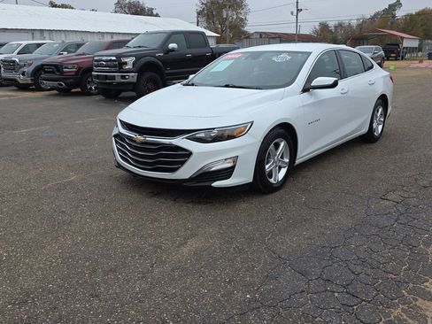Used 2022 Chevrolet Malibu LS w/ Driver Confidence Package II FWD image 1