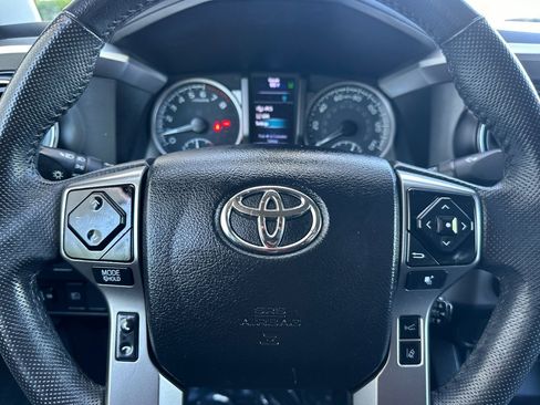 Used 2021 Toyota Tacoma SR5 AWD/4WD image 16