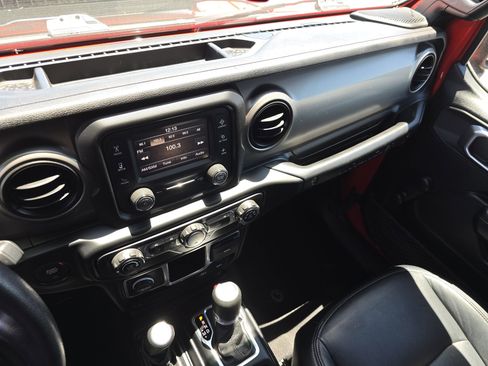 Used 2021 Jeep Wrangler Unlimited Sport AWD/4WD image 26