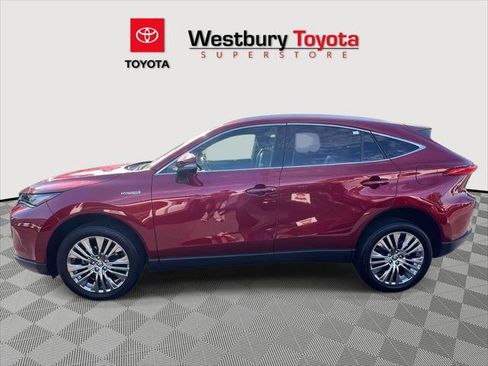 Certified 2021 Toyota Venza XLE w/ Softex Package image 8