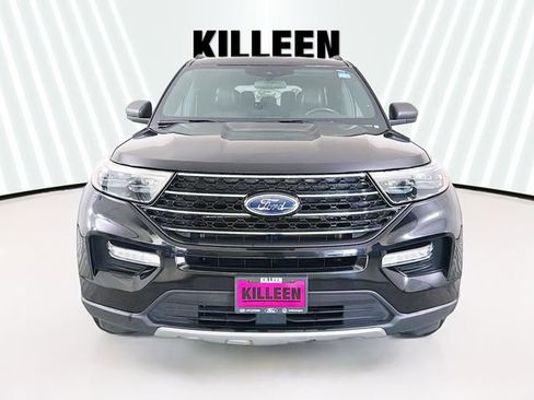 Used 2020 Ford Explorer XLT w/ Equipment Group 202A image 2