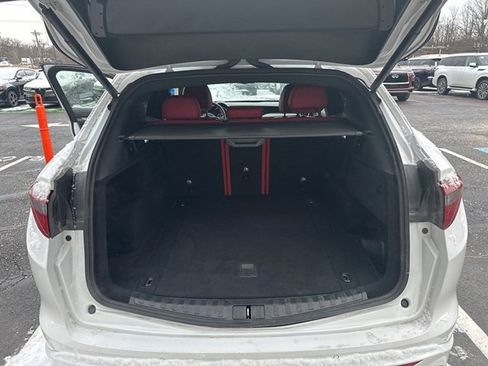 Used 2023 Alfa Romeo Stelvio Veloce image 9