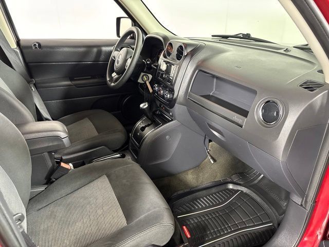 Used 2016 Jeep Patriot Sport w/ Power Value Group AWD/4WD image 32