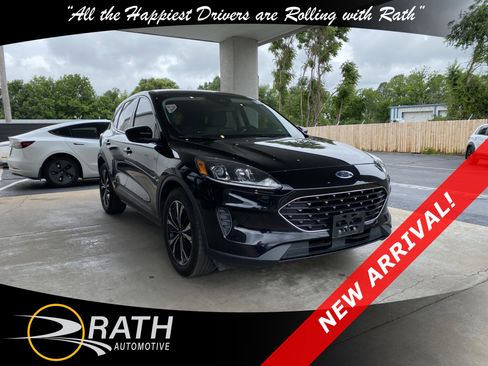 Used 2022 Ford Escape SE w/ SE Sport Appearance Package FWD image 4