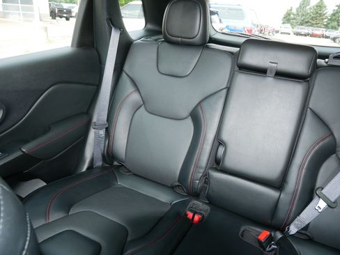Used 2022 Jeep Cherokee Trailhawk w/ Sound & Nav Group AWD/4WD image 12