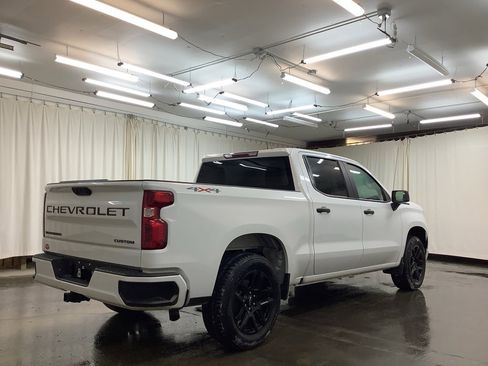 Used 2022 Chevrolet Silverado 1500 Custom image 6