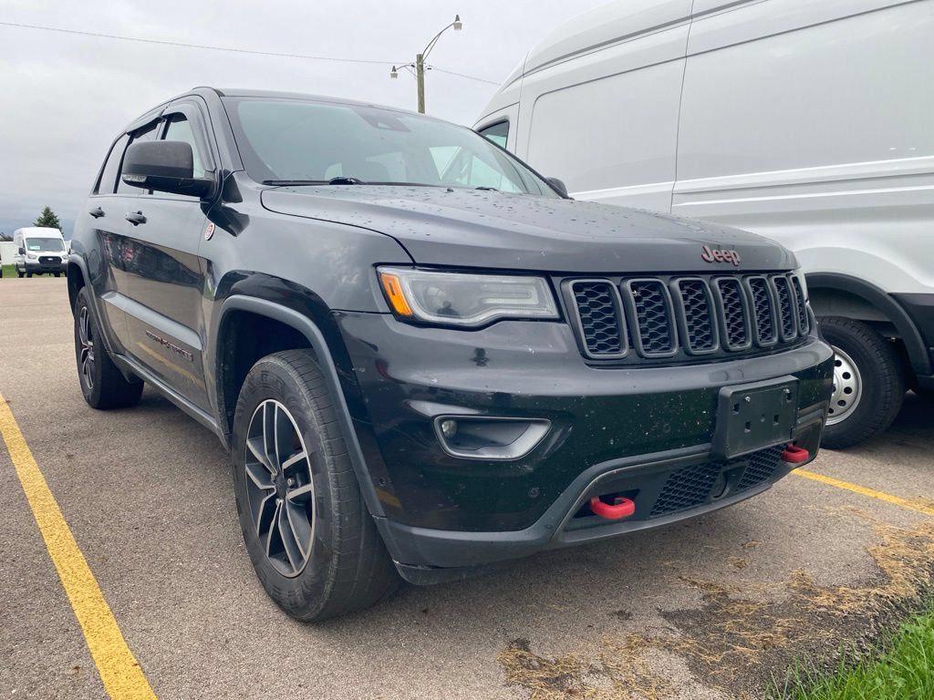 Used 2019 Jeep Grand Cherokee Trailhawk w/ Trailhawk Luxury Group AWD/4WD image 4