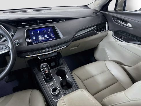 Certified 2023 Cadillac XT4 Premium Luxury FWD image 23