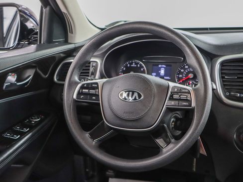 Used 2020 Kia Sorento LX FWD image 12