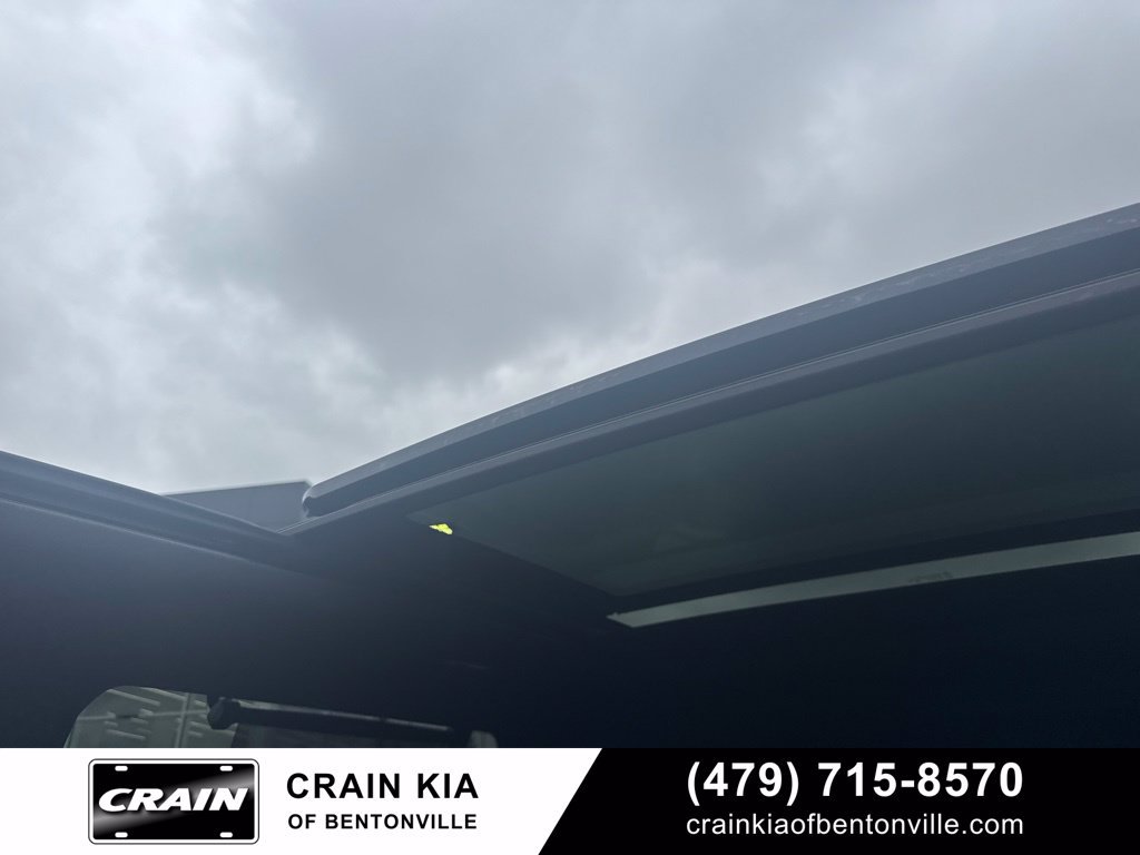 Used 2024 Chevrolet Tahoe LT w/ LT Signature Package AWD/4WD image 23
