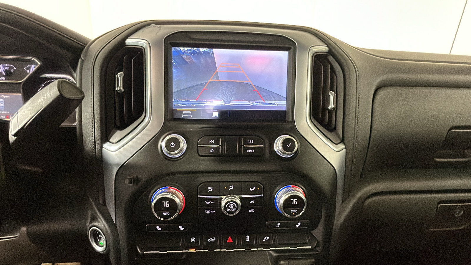 Used 2019 GMC Sierra 1500 SLE w/ SLE Value Package AWD/4WD image 29