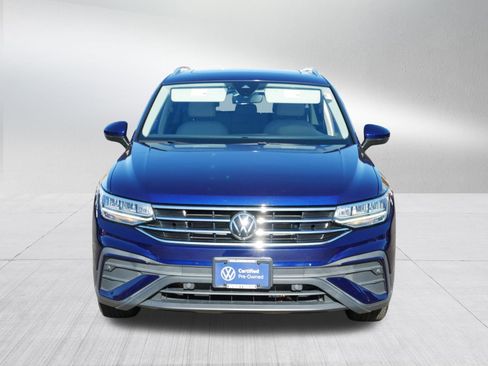 Certified 2022 Volkswagen Tiguan SE w/ Panoramic Sunroof Package image 2