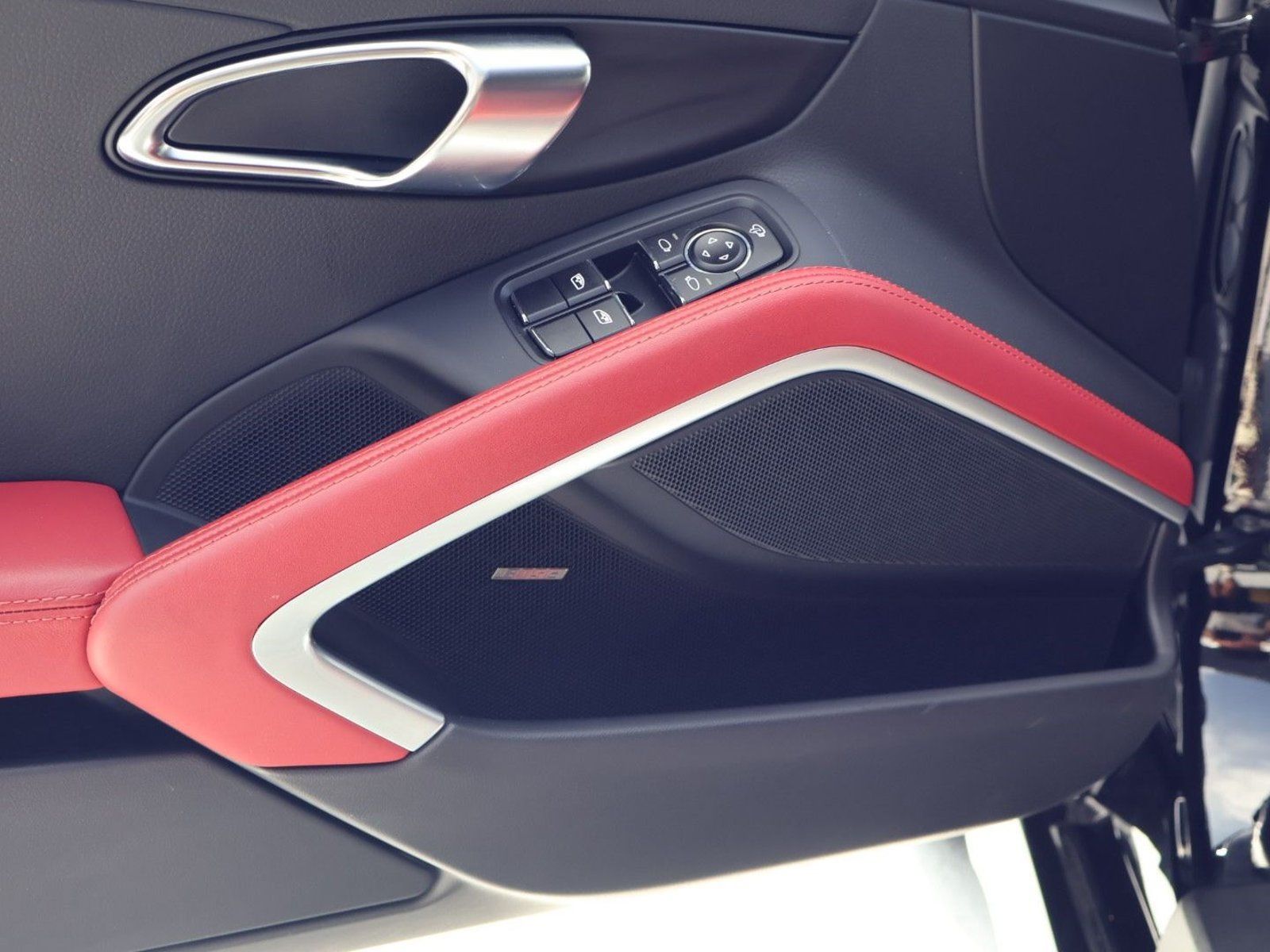 Certified 2025 Porsche 718 Cayman S RWD image 13
