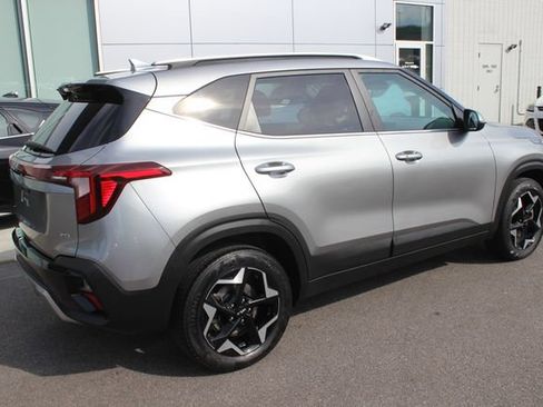 Used 2024 Kia Seltos EX AWD/4WD image 29