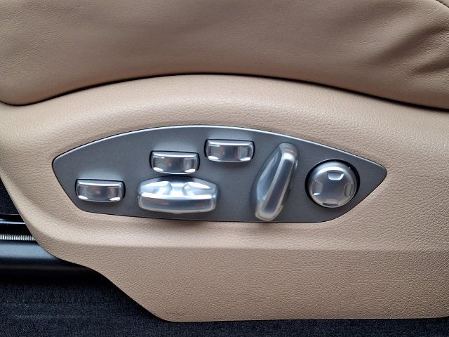 Certified 2026 Porsche Macan AWD/4WD image 17