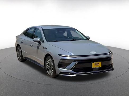 Used 2025 Hyundai Sonata SEL FWD image 3
