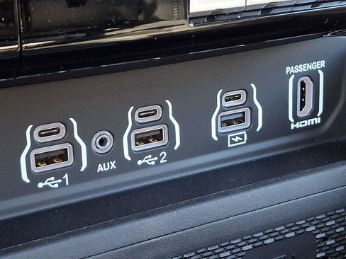 New 2026 RAM 2500 Limited AWD/4WD image 18