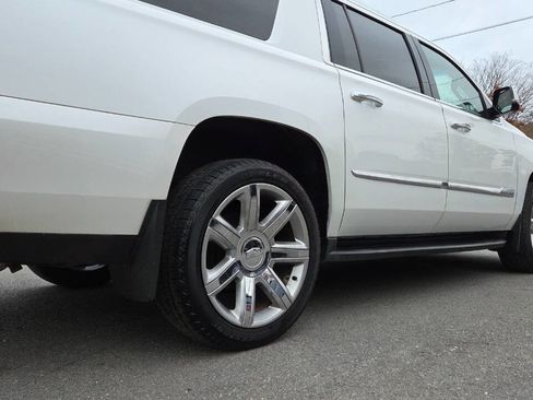 Used 2016 Cadillac Escalade ESV Premium image 13