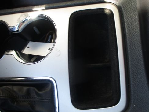 Used 2019 Jeep Grand Cherokee Altitude image 18