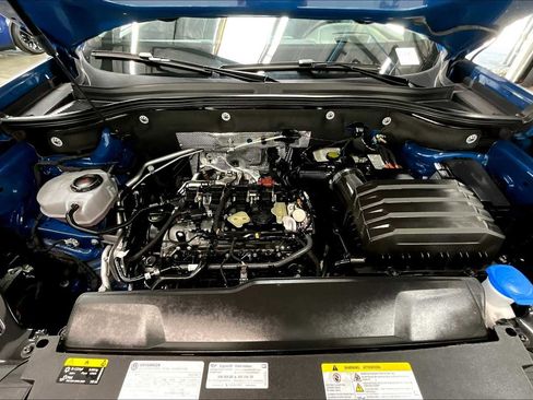 Used 2025 Volkswagen Atlas Cross Sport SEL image 13