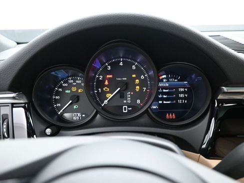 New 2026 Porsche Macan image 14