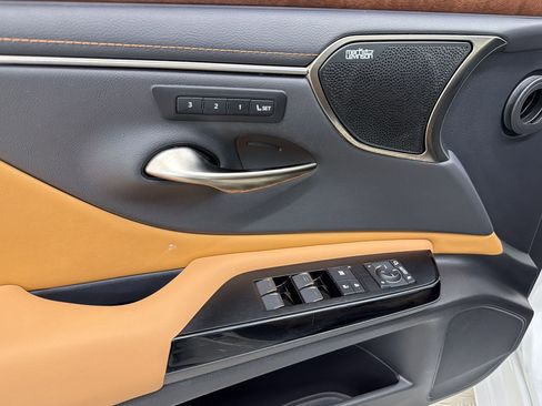 Certified 2023 Lexus ES 350 Ultra Luxury image 29