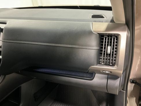 Used 2023 Nissan Pathfinder Platinum AWD/4WD image 17