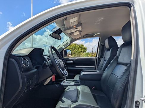 Used 2018 Toyota Tundra SR5 w/ SR5 Upgrade Package image 13