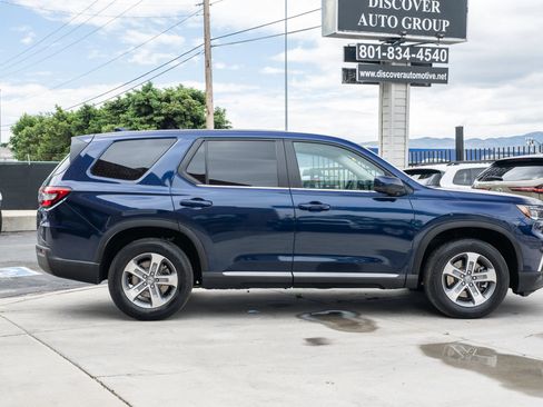 Used 2025 Honda Pilot EX-L image 11