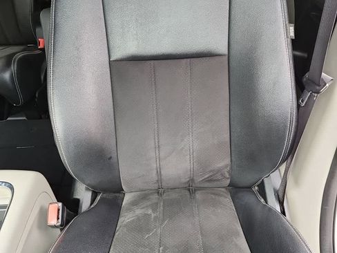 Used 2020 Dodge Grand Caravan SXT FWD image 14