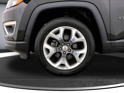 Used 2019 Jeep Compass Limited AWD/4WD image 33