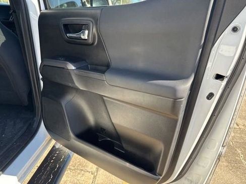 Used 2023 Toyota Tacoma TRD Off-Road image 28