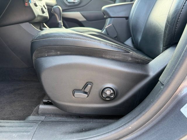 Used 2017 Jeep Cherokee Latitude w/ True North Edition AWD/4WD image 11