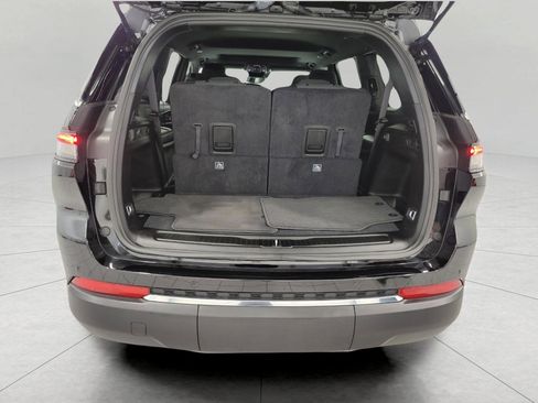 Used 2024 Jeep Grand Cherokee L Laredo AWD/4WD image 16