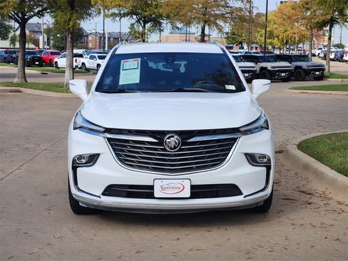 Used 2024 Buick Enclave Premium image 2