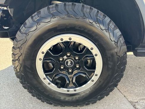 Used 2024 Ford Bronco Badlands image 15