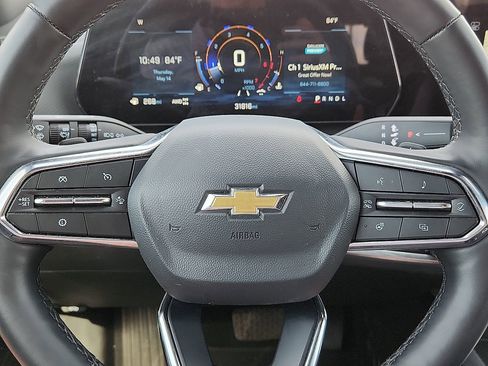 Used 2025 Chevrolet Equinox LT AWD/4WD image 11