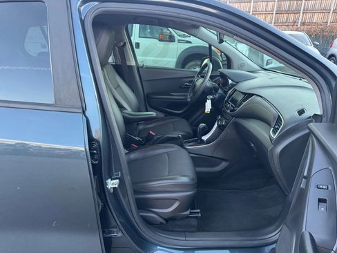 Used 2021 Chevrolet Trax LT image 23