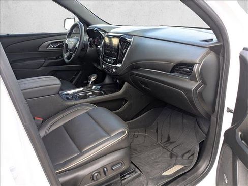 Used 2023 Chevrolet Traverse Premier image 22