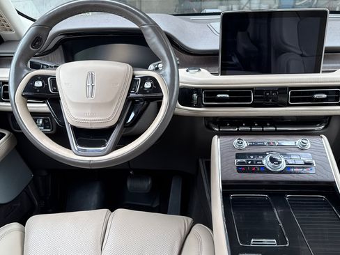 Used 2020 Lincoln Aviator Reserve w/ Equipment Group 202A AWD/4WD image 14