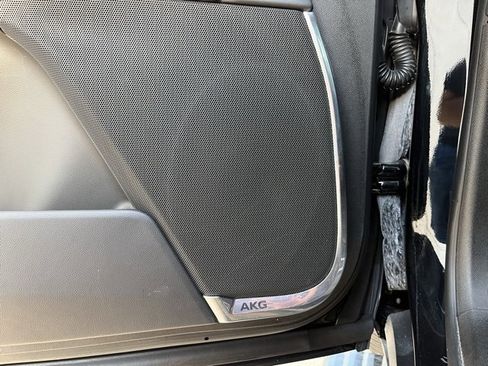 Used 2022 Cadillac Escalade ESV Premium Luxury Platinum image 33