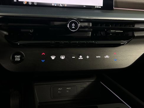 Used 2025 Nissan Murano Platinum w/ Cargo Package image 18