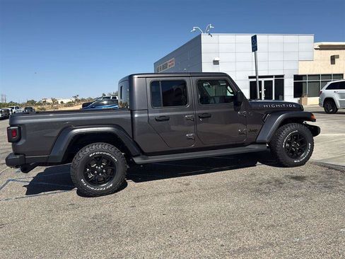 Used 2025 Jeep Gladiator Sport AWD/4WD image 4