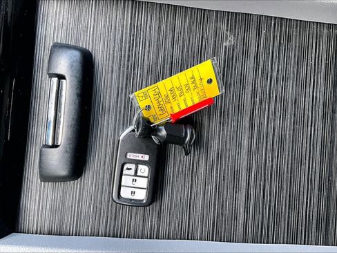 Used 2016 Honda Pilot Touring image 15