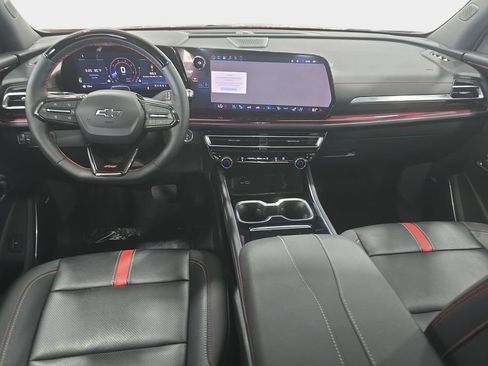 Used 2025 Chevrolet Traverse RS FWD image 10
