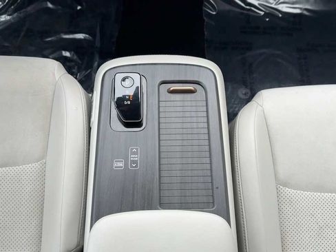 Certified 2023 Nissan Ariya FWD image 13